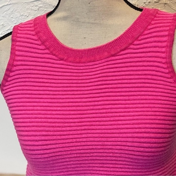 St John Knit Tank Top Crop Ribbed Hot Pink Wool Size M - Picture 2 of 8